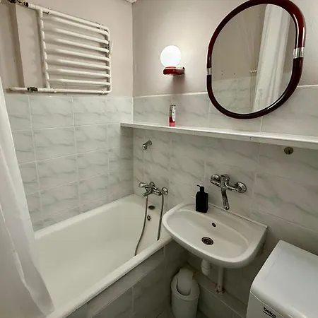 Asti Self Check-in Free Parking *