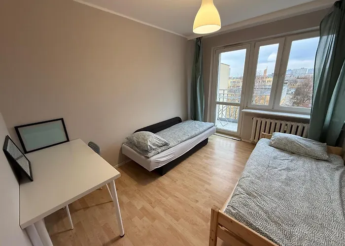 Asti Self Check-in Free Parking 波兹南